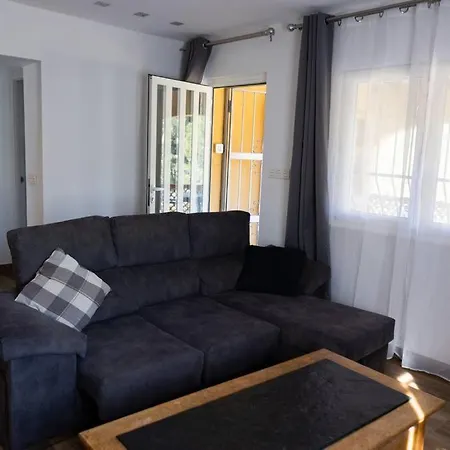 Con Piscina Privada *