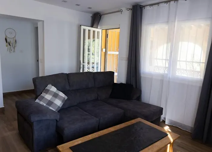 Con Piscina Privada *