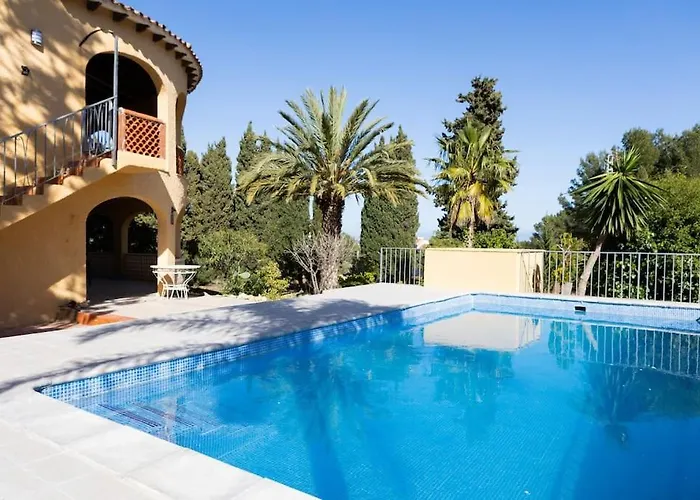 Con Piscina Privada *